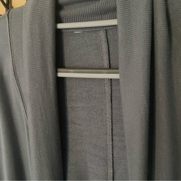 Athleta Pranayama Restore Wrap size XL VGUC light blue - Picture 7 of 14